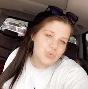 Meet your Posher, Dakota